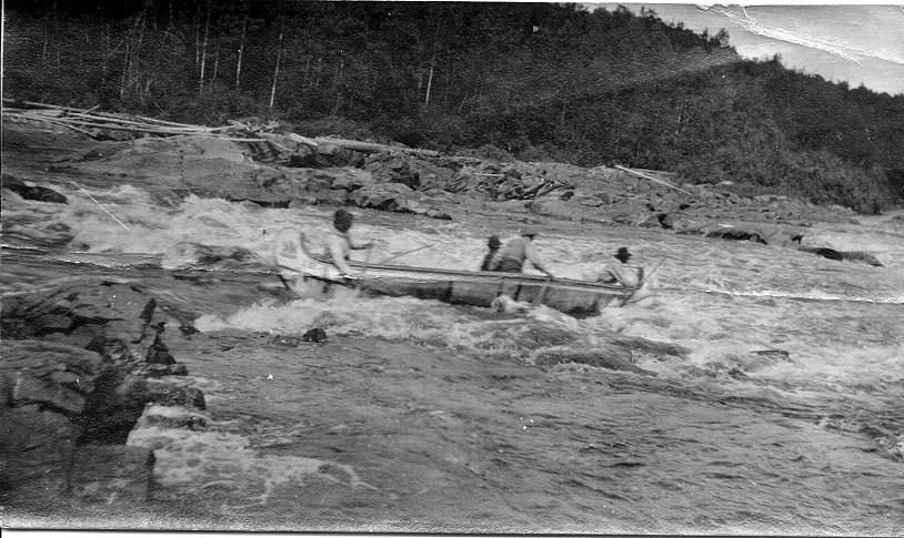 day22%20Canoe%20shooting%20rapids%20Moose%20River.jpg